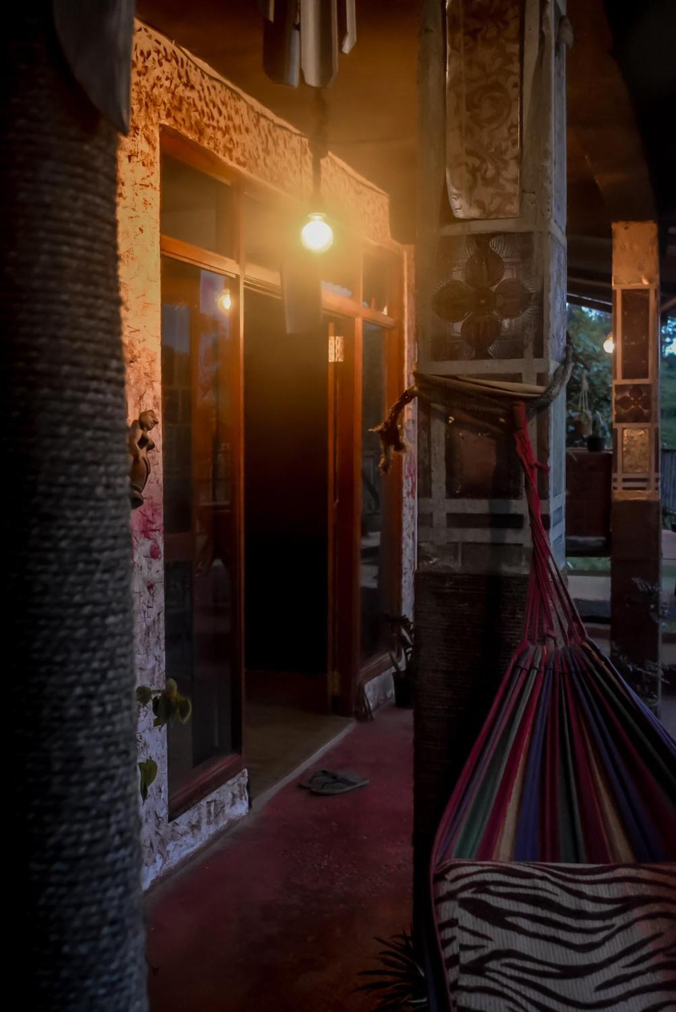 אלה Hostal Tree House מראה חיצוני תמונה